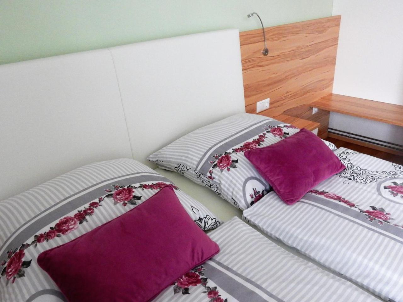 Fruehstueckspension Lach Bed and Breakfast Eberndorf Buitenkant foto