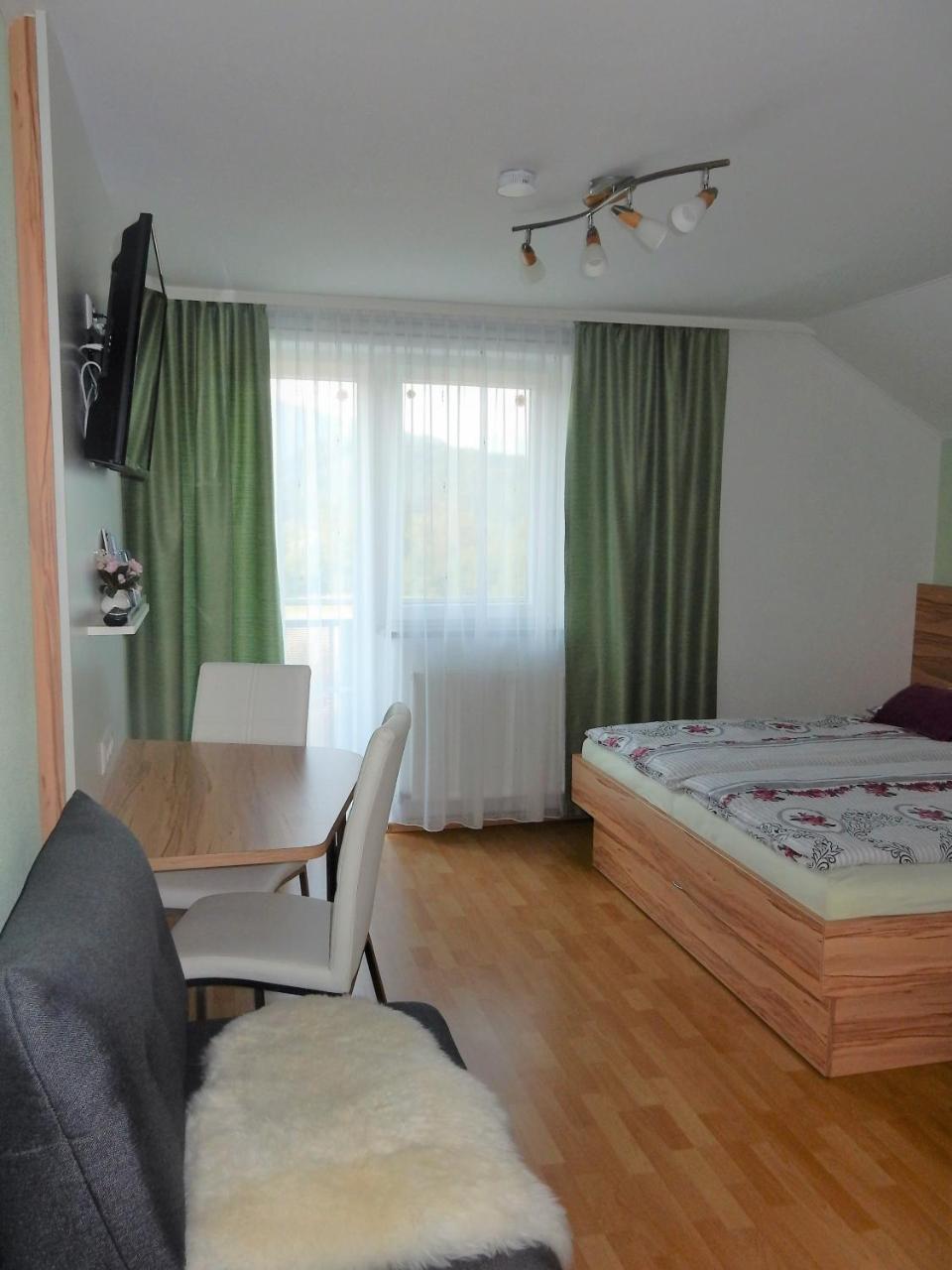 Fruehstueckspension Lach Bed and Breakfast Eberndorf Buitenkant foto